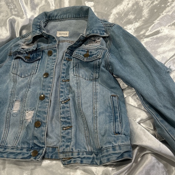 ♡distressed jean jacket ♡ - Picture 1 of 6
